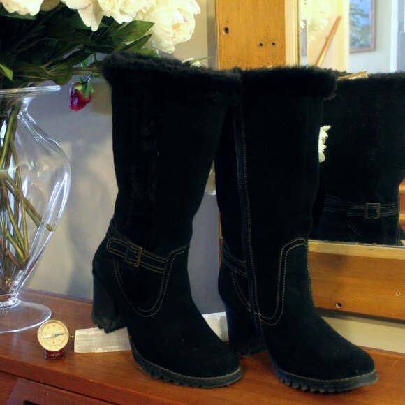 SOLD Vintage Striking Skecher Geniune Seude Winter Boot - Picture 2 of 6